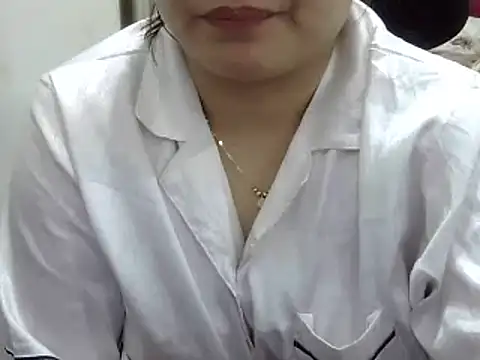 Snapshot of Sarah_no_land chatting on May 8, 2026, 3:27 pm Sarah no land online show from May 8, 2026, 3:27 pm
