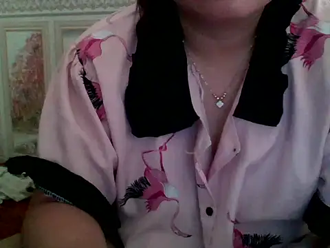 Snapshot of Sarah_no_land chatting on June 14, 2026, 6:36 am Sarah no land online show from June 14, 2026, 6:36 am