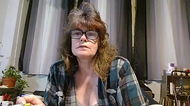 ladylavende3 online show from February 26, 2025, 4:19 am