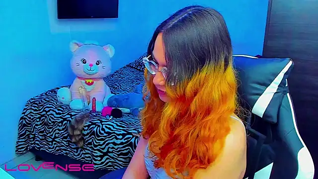 lillykittyyy online show from May 9, 2026, 3:32 am