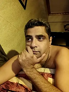 hardnhornybull online show from May 10, 2026, 12:03 am