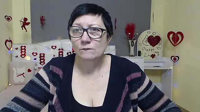 EmilyL0ve online show from February 1, 2026, 6:22 am