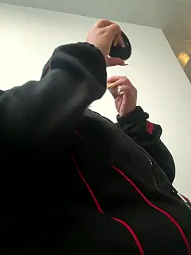 Liaevans   online show from January 19, 2026, 11:25 am