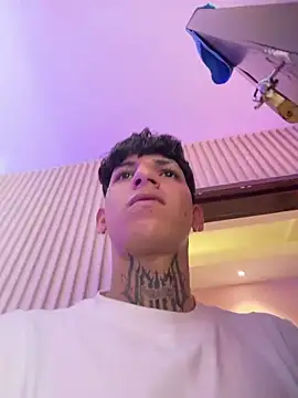 Sam sexy 35 online show from February 5, 2026, 12:06 am