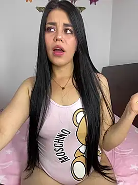 sophyy white online show from February 6, 2026, 10:28 pm