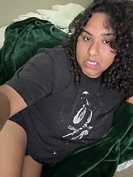 Angeliccreamyrican online show from April 21, 2026, 10:16 pm
