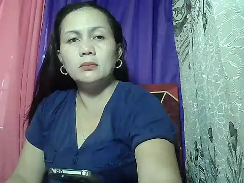 Snapshot of prettymomma24xx chatting on June 4, 2026, 2:38 am prettymomma24xx online show from June 4, 2026, 2:38 am