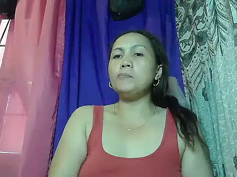 Snapshot of prettymomma24xx chatting on August 5, 2026, 7:57 am prettymomma24xx online show from August 5, 2026, 7:57 am