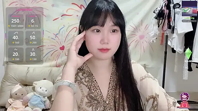 xiaoguai99 online show from June 13, 2026, 11:41 am