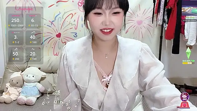 xiaoguai99 online show from April 18, 2026, 1:02 pm