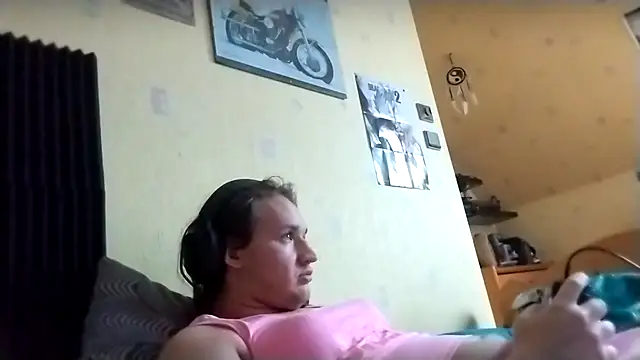 julialafemboy59 online show from February 5, 2026, 2:35 pm