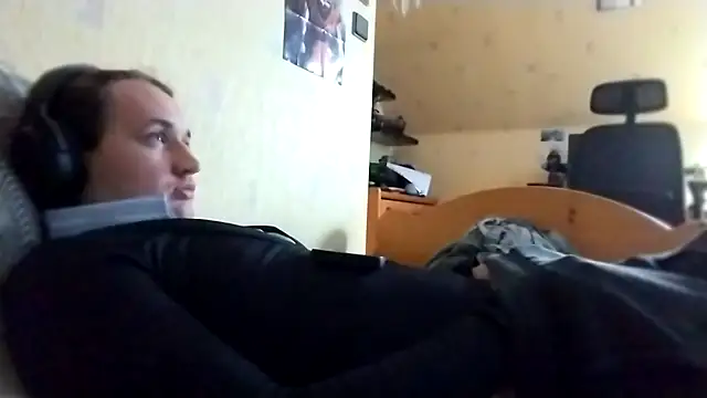 julialafemboy59 online show from February 27, 2026, 1:22 pm