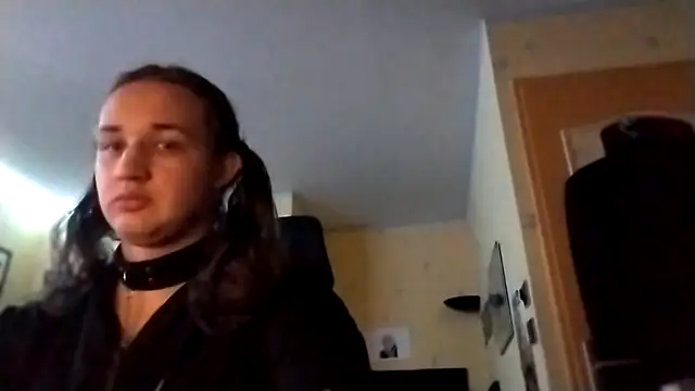 julialafemboy59 online show from April 1, 2026, 11:22 am