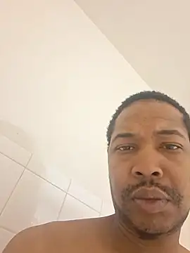 moneyboi1988 online show from January 7, 2026, 2:33 pm