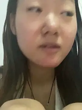 qianqian005 online show from February 2, 2026, 8:35 am