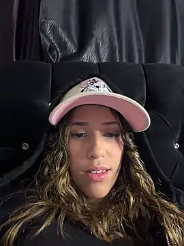 vicky bass  online show from April 25, 2026, 12:13 am