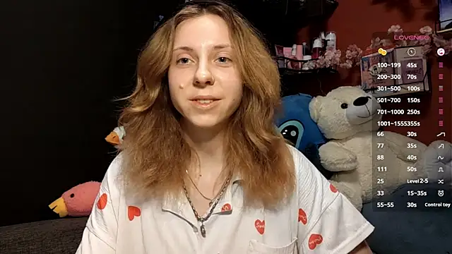 Snapshot of TiaraHenegan chatting on February 17, 2026, 7:49 am TiaraHenegan online show from February 17, 2026, 7:49 am