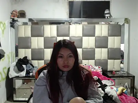 dulcecandy18 online show from February 5, 2026, 3:46 am