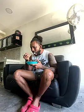 leon97hot online show from January 7, 2026, 4:23 pm