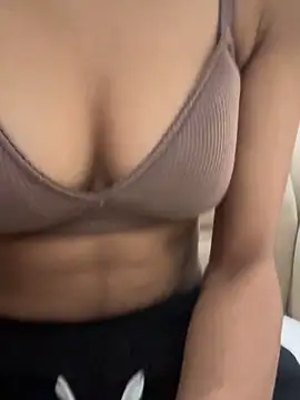 Snapshot of hina_001 chatting on March 11, 2026, 3:22 am hina 001 online show from March 11, 2026, 3:22 am