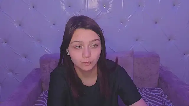 xxxnaughtyfoxyxxx online show from April 30, 2026, 8:57 pm