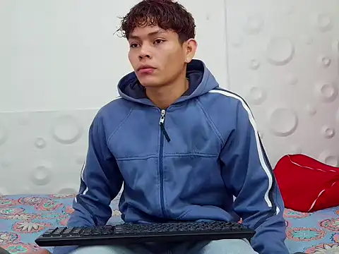 brosscams2025 online show from January 13, 2026, 1:42 am