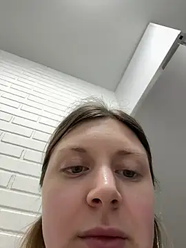 BlondeHott online show from March 4, 2026, 7:10 pm