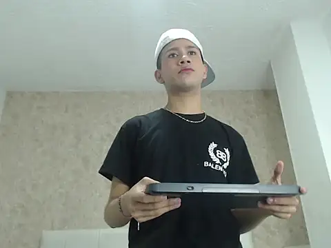 CoupleFire  online show from February 2, 2026, 8:08 pm