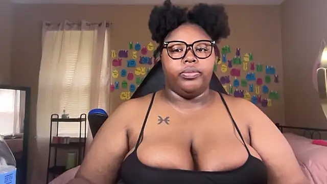 Chocolatebunnyxx96 online show from June 9, 2026, 4:08 pm