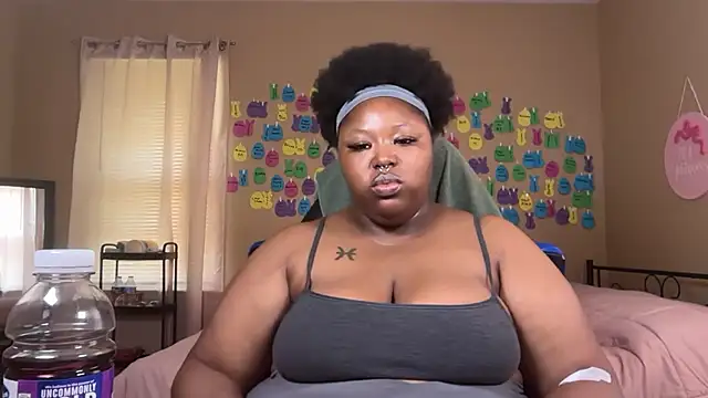 Chocolatebunnyxx96 online show from July 14, 2026, 4:46 pm
