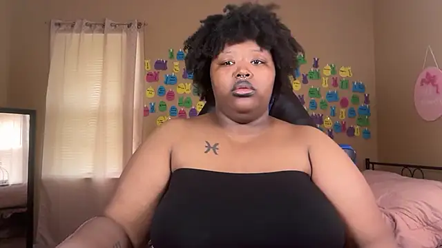 Chocolatebunnyxx96 online show from June 27, 2026, 3:29 pm