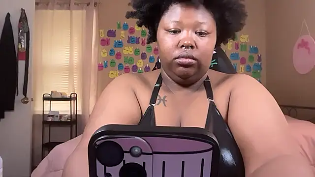 Chocolatebunnyxx96 online show from July 16, 2026, 3:53 pm