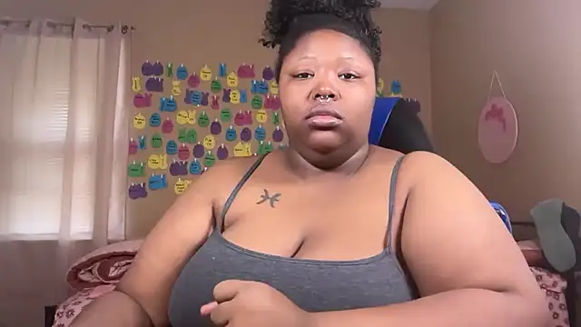Chocolatebunnyxx96 online show from August 3, 2026, 4:13 pm