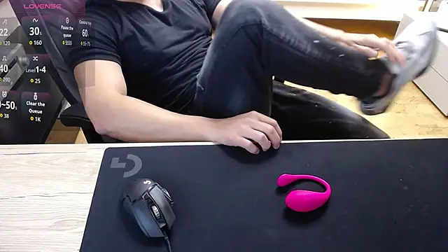 sensualman90 online show from May 18, 2026, 3:17 am
