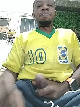 Negaomalinha1 online show from June 18, 2026, 2:43 am
