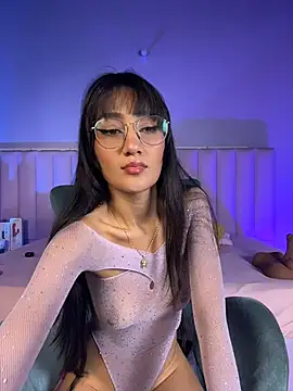Denightjones online show from July 10, 2026, 4:01 am