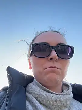 InkedCurly L online show from March 10, 2026, 3:16 pm