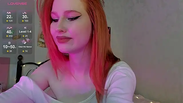 LovelytLuna online show from February 3, 2026, 6:40 am