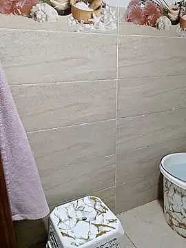 sarasara2410 online show from February 6, 2026, 3:35 am