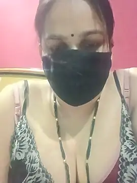 Snapshot of 01Roshani chatting on June 18, 2026, 9:08 am 01Roshani online show from June 18, 2026, 9:08 am