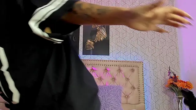 MeganRosseX online show from March 4, 2026, 7:54 pm