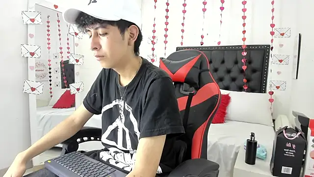 julian xx online show from February 26, 2026, 9:04 pm