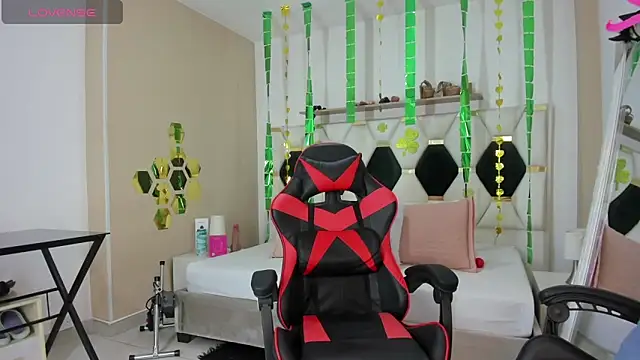 julian xx online show from March 6, 2026, 7:31 pm