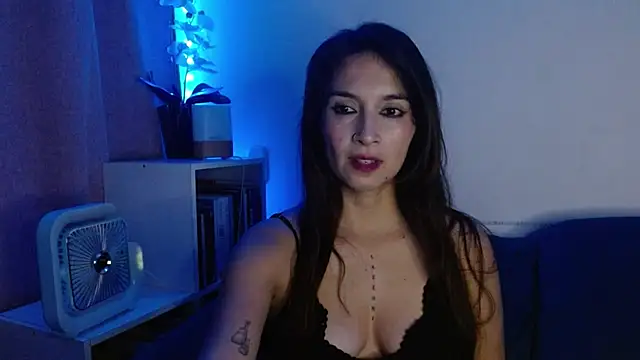 Snapshot of Almaglow_ chatting on March 2, 2026, 1:50 am Almaglow online show from March 2, 2026, 1:50 am