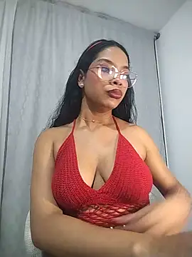 KATALINA SANTANA  online show from June 11, 2026, 1:05 am