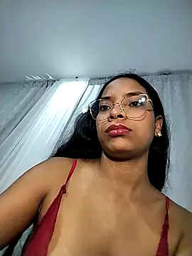 KATALINA SANTANA  online show from April 7, 2026, 12:12 am