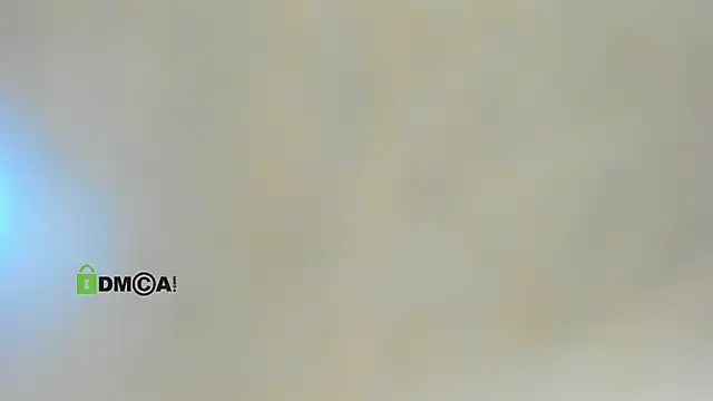 juliiaroberts online show from June 5, 2026, 2:05 am