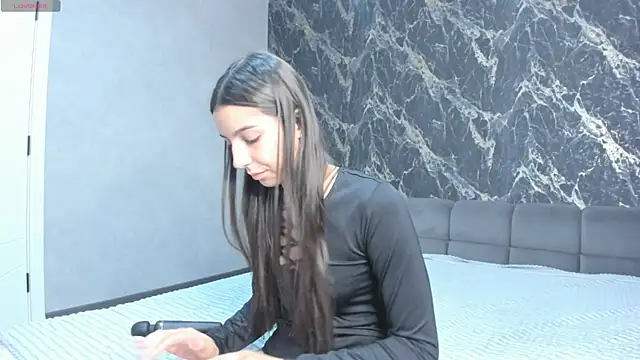 stella torres online show from April 22, 2026, 4:52 am