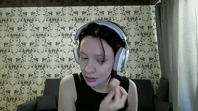 LxayBloom online show from March 7, 2026, 7:04 am