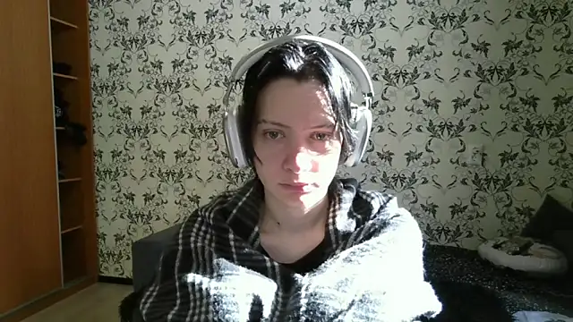 LxayBloom online show from March 10, 2026, 6:50 am